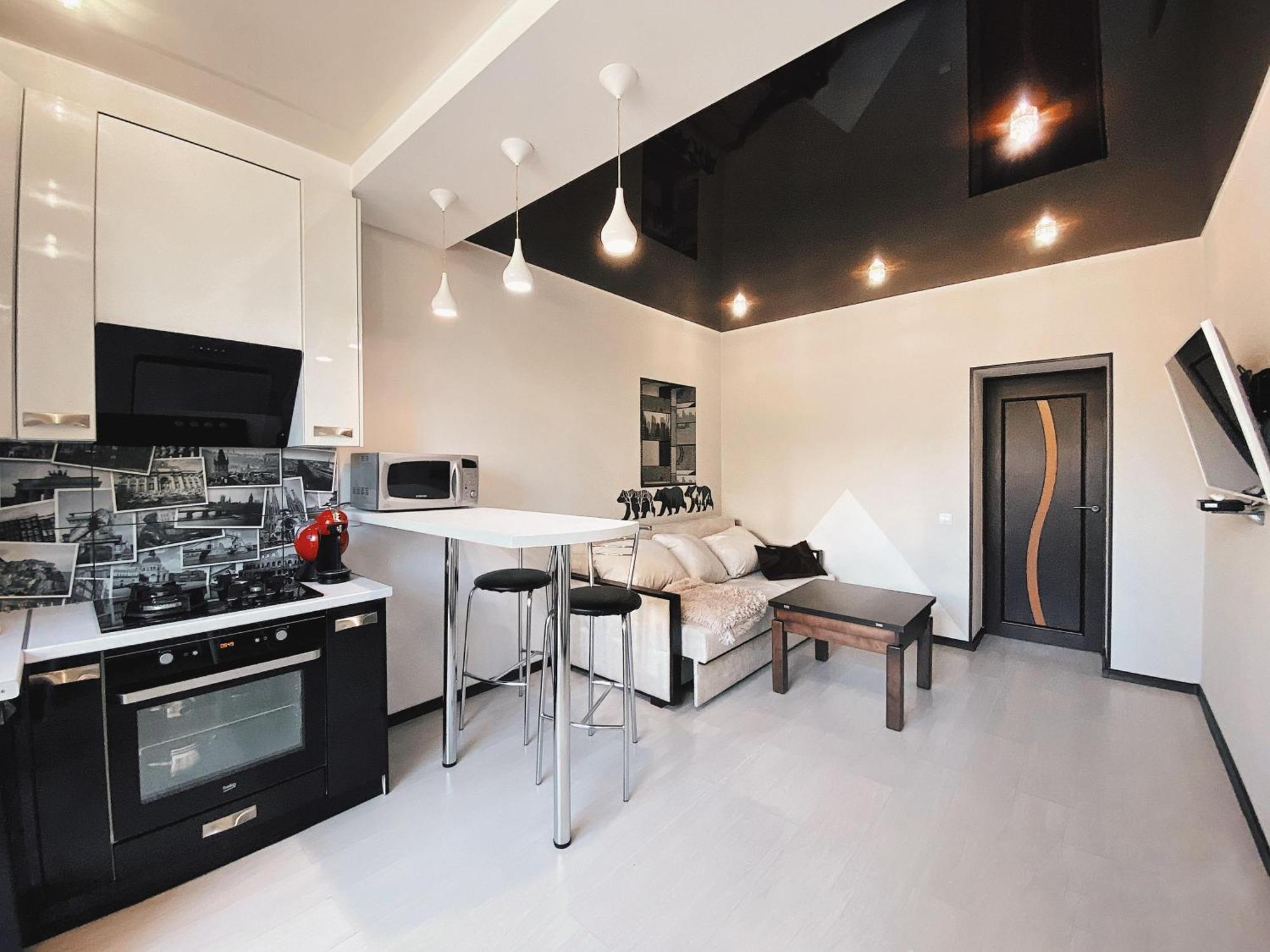 Helen Network: Central Studio Near Stadium and Korpusnyi Garden Apartment Poltava Room photo